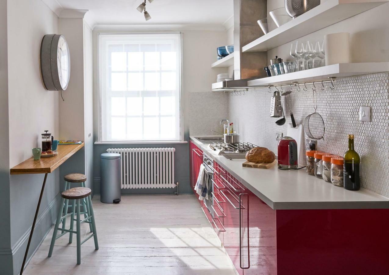 Stylish Seaside Maisonette - 200m To Apartment